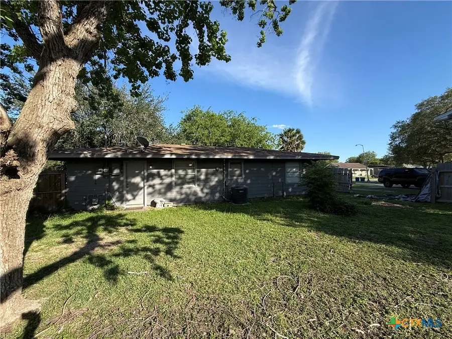 113 Bonham Street, Port Lavaca, TX 77979 - #2