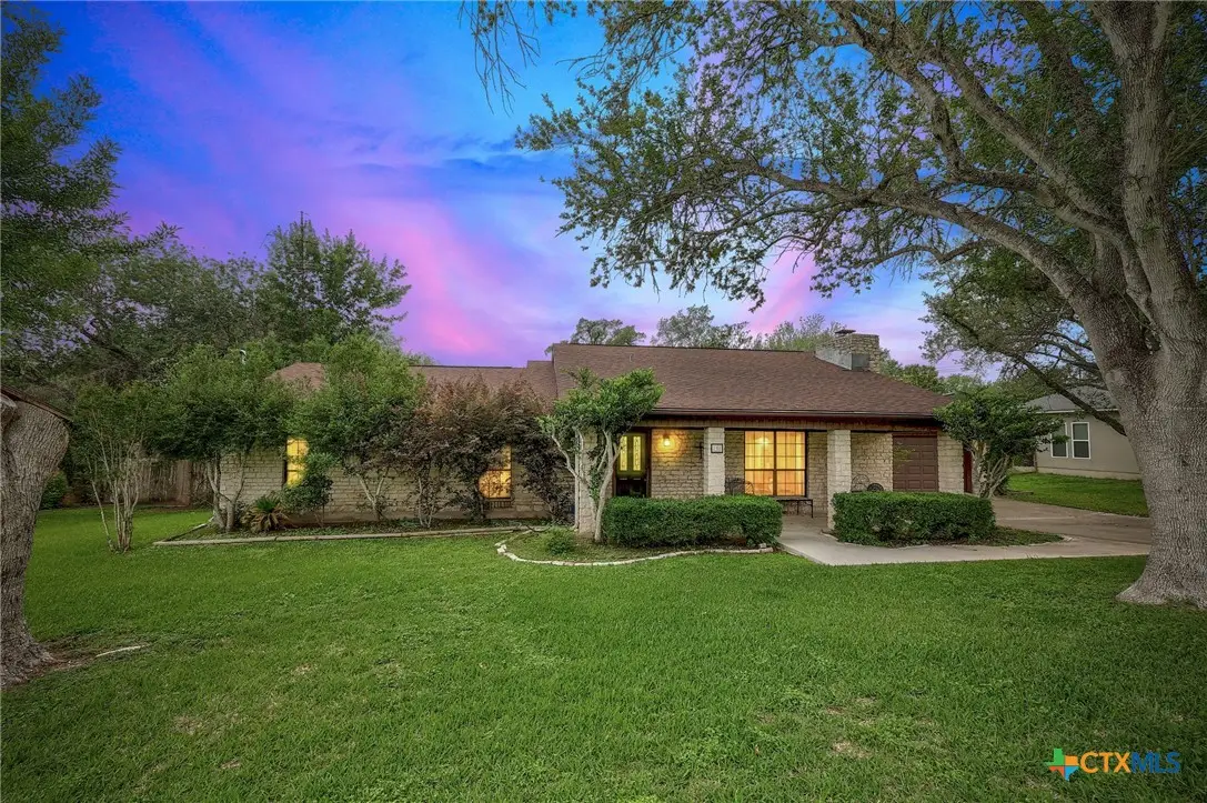 150 Oak Creek Circle, Luling, TX 78648 - #1