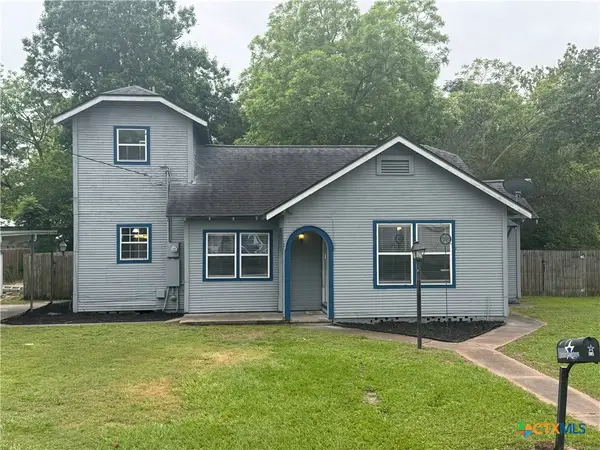 105 W Brackenridge Street, Edna, TX 77957