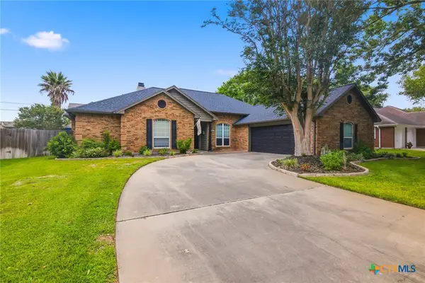 206 Windy Way Drive, Victoria, TX 77904