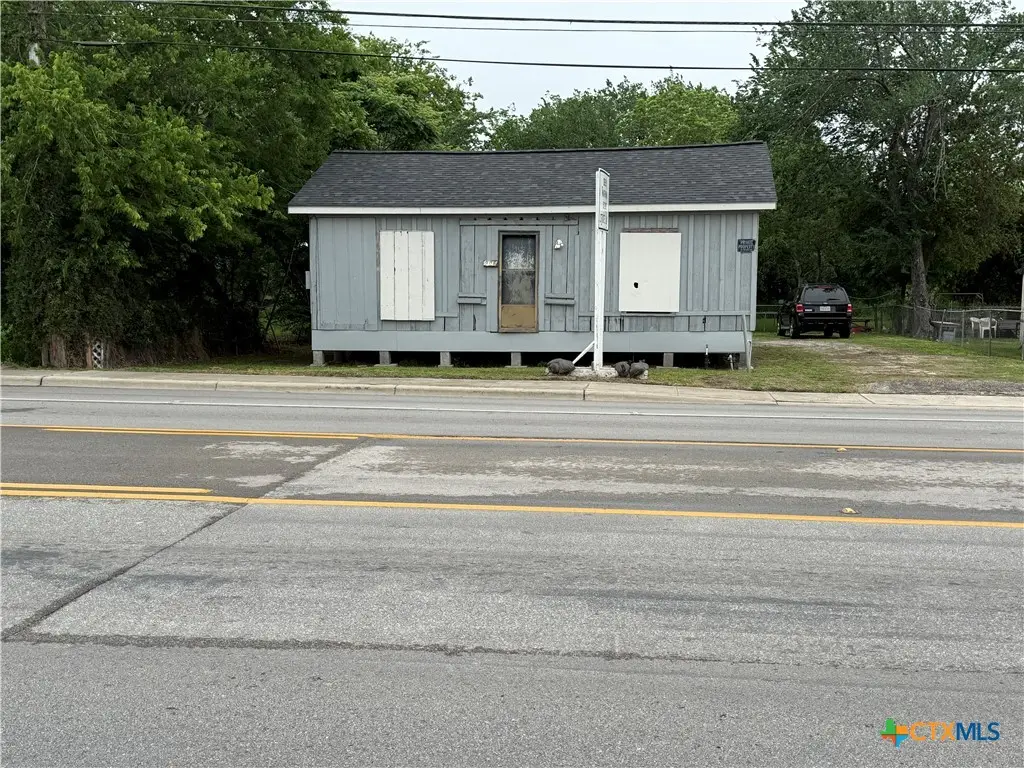 906 E Goodwin Avenue, Victoria, TX 77901 - #1