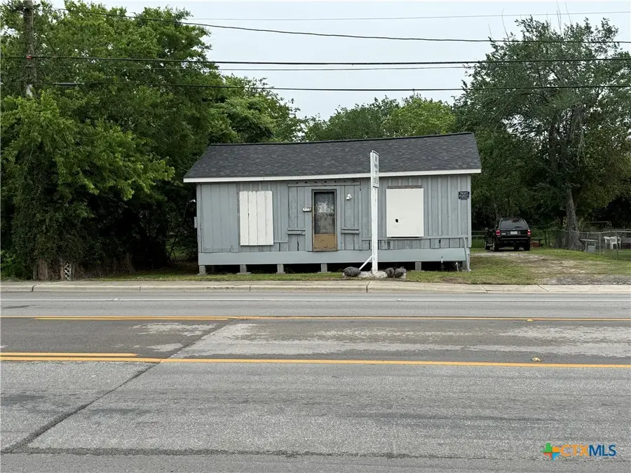 906 E Goodwin Avenue, Victoria, TX 77901 - #2