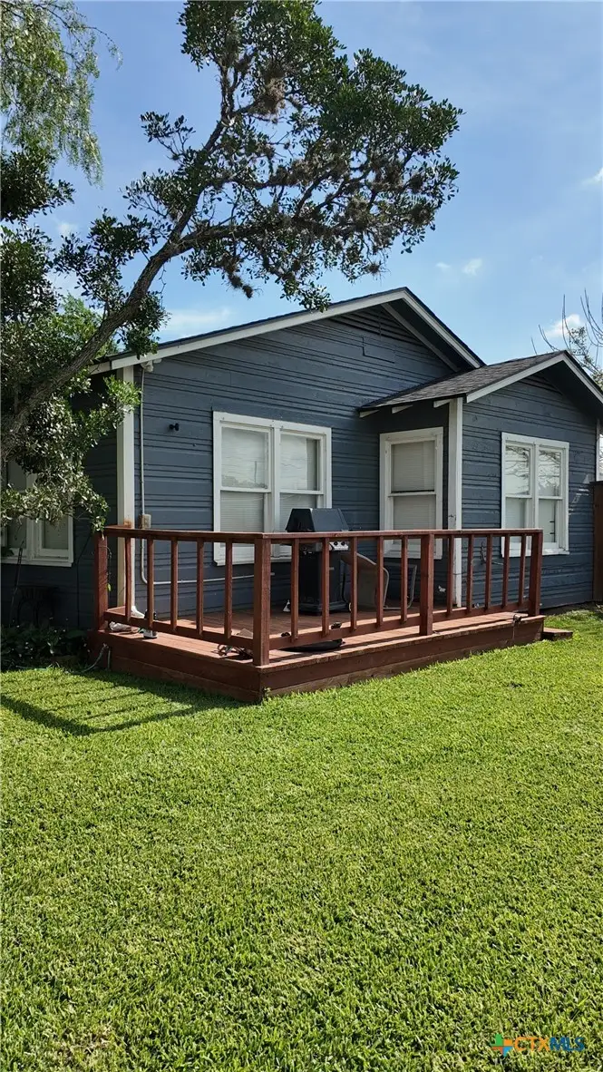 305 Dunn St., Cuero, TX 77954 - #2