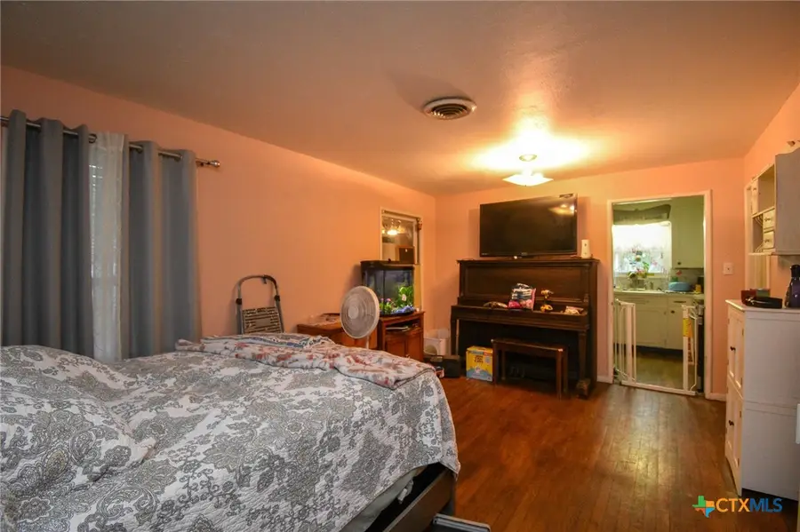 904 Melrose Avenue, Victoria, TX 77901 - #3