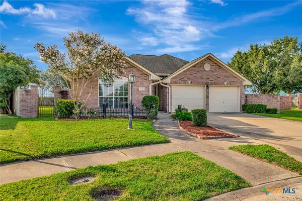 127 Tradewind Drive, Victoria, TX 77904