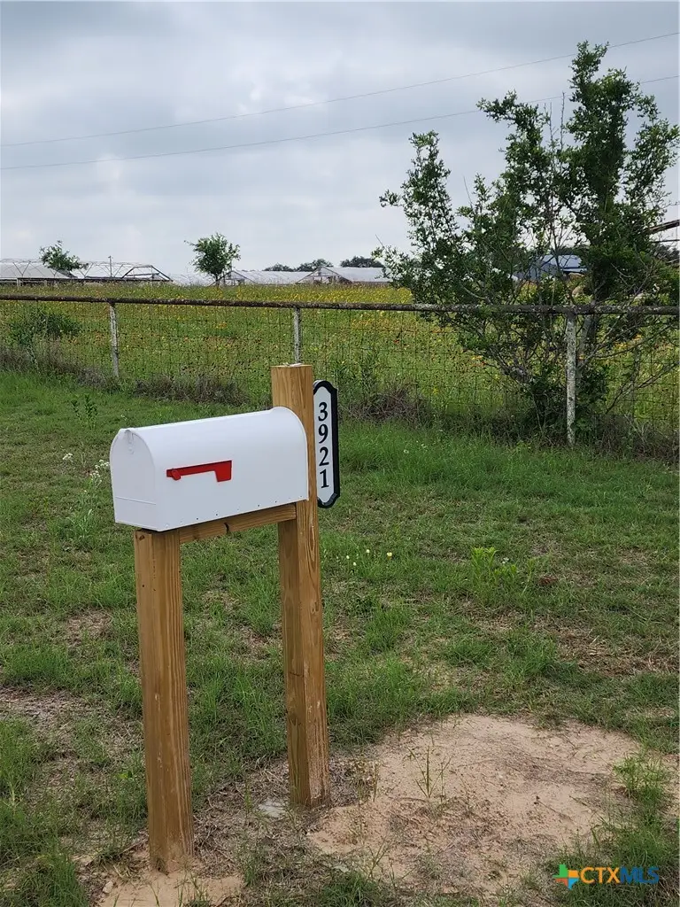 3921 Cr 334, Stockdale, TX 78160 - #1