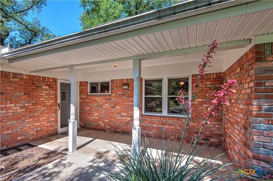 1810 N Beal Street, Belton, TX 76513 - #3