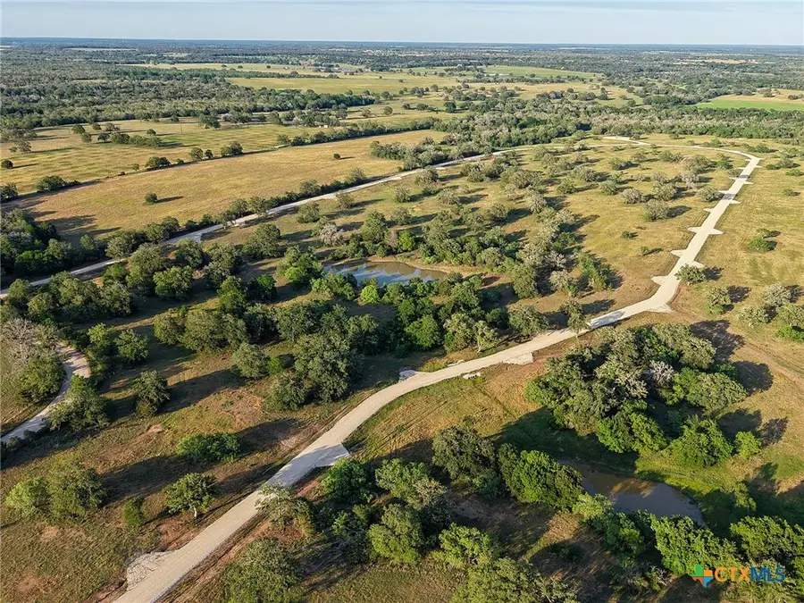 784 Main Loop Road, Waelder, TX 78959 - #2