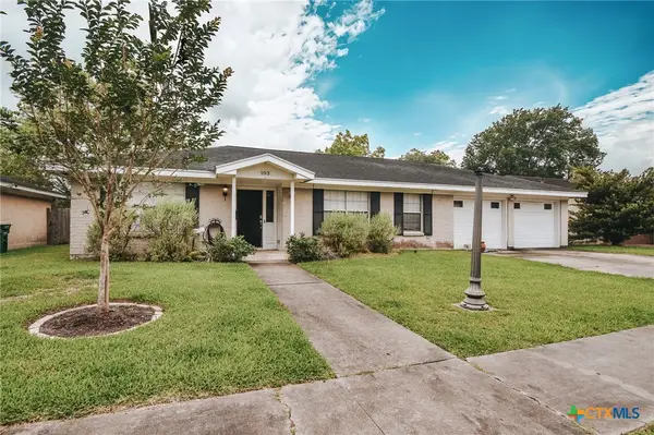 103 Kenilworth Glen Street, Victoria, TX 77904