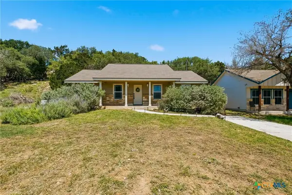 1427 Bonnyview Dr, Canyon Lake, TX 78133
