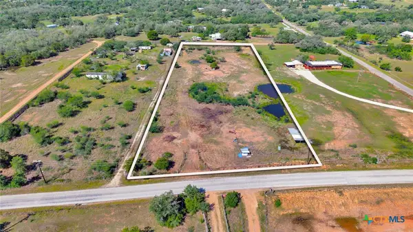7946 Lower Mission Valley Road, Victoria, TX 77905