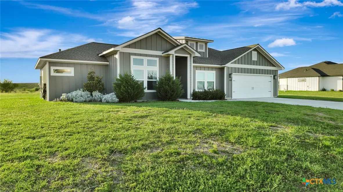 220 Whitetail Lane, Victoria, TX 77905 - #1