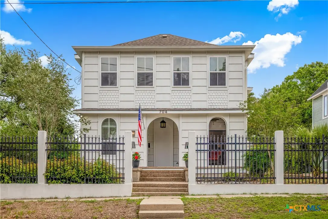 704 W Commercial Street, Victoria, TX 77901 - #1
