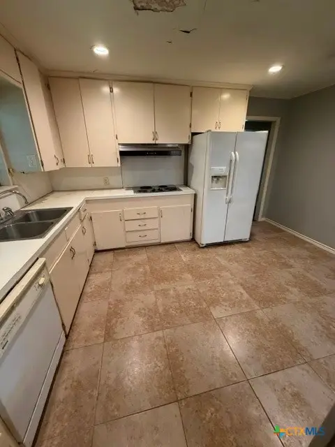 208 Bowie Street, Port Lavaca, TX 77979 - #3