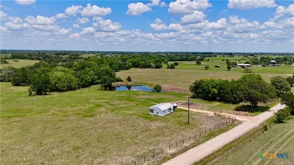 1070 Muehr Road, Weimar, TX 78962