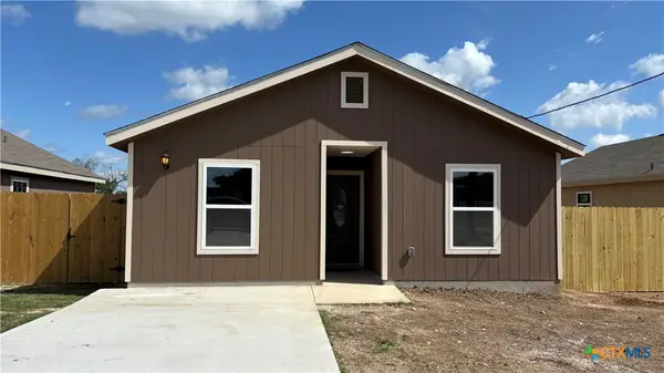 804 E 6th Street, Nixon, TX 78140