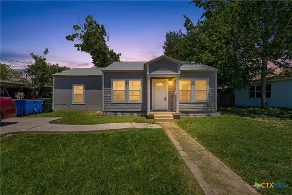 630 E Pine Street, Seguin, TX 78155