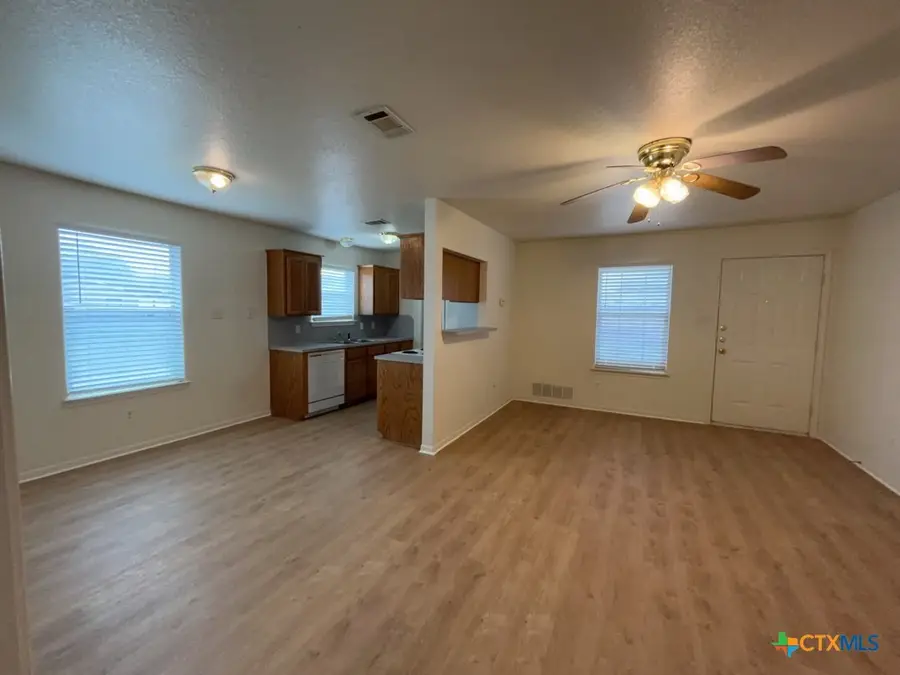 202 W Truman Avenue, Copperas Cove, TX 76522 - #2