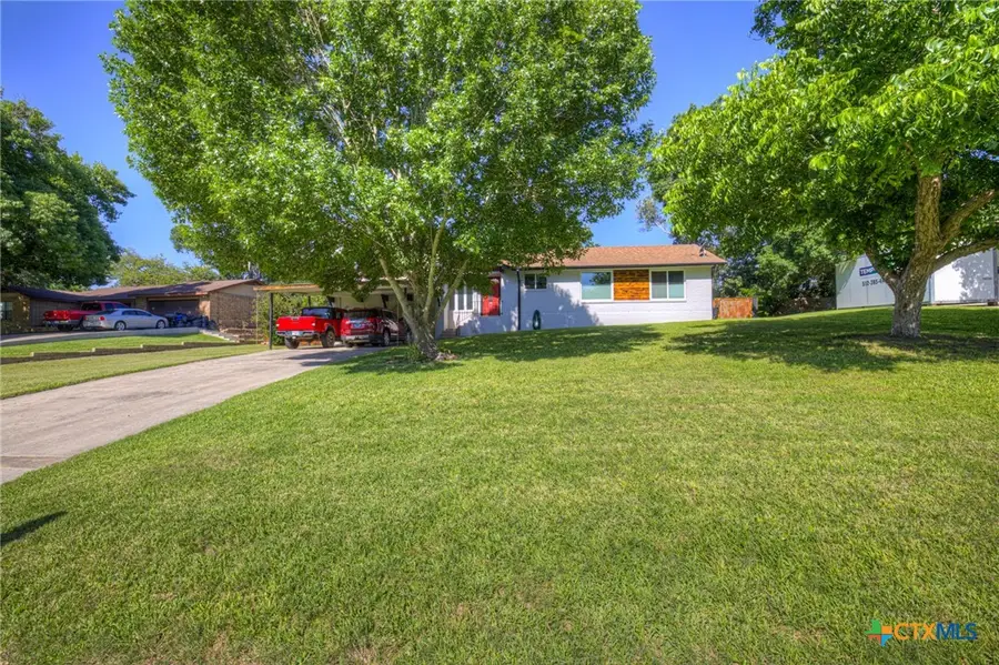 96 W Hampton Drive, Seguin, TX 78155 - #3