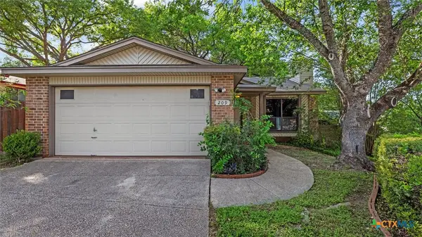 209 Crystal Canyon, Universal City, TX 78148