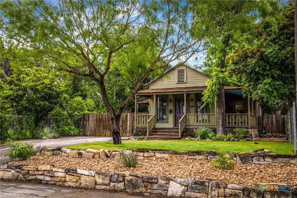 529 W Bridge Street, New Braunfels, TX 78130