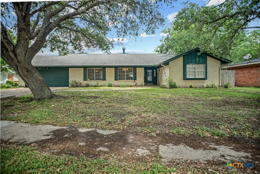 1706 College Drive, Victoria, TX 77901 - #2