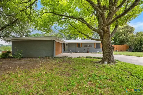 2215 N 9th Street, Temple, TX 76501
