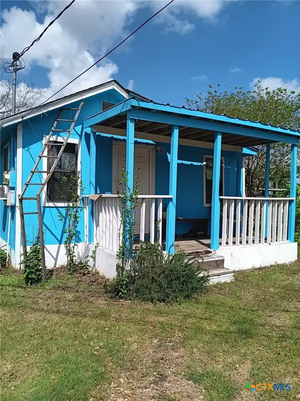 1108 NE Water Street, Victoria, TX 77901
