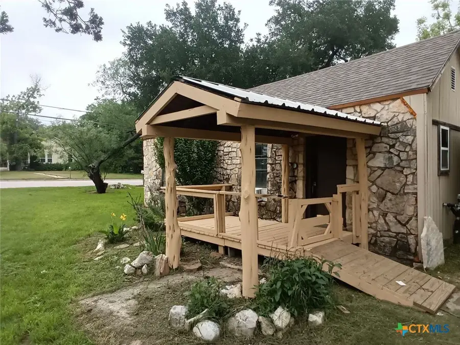 308 N Ridge Street, Lampasas, TX 76550 - #3