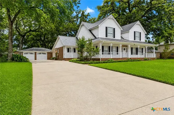 108 Fir Drive, Lake Jackson, TX 77566