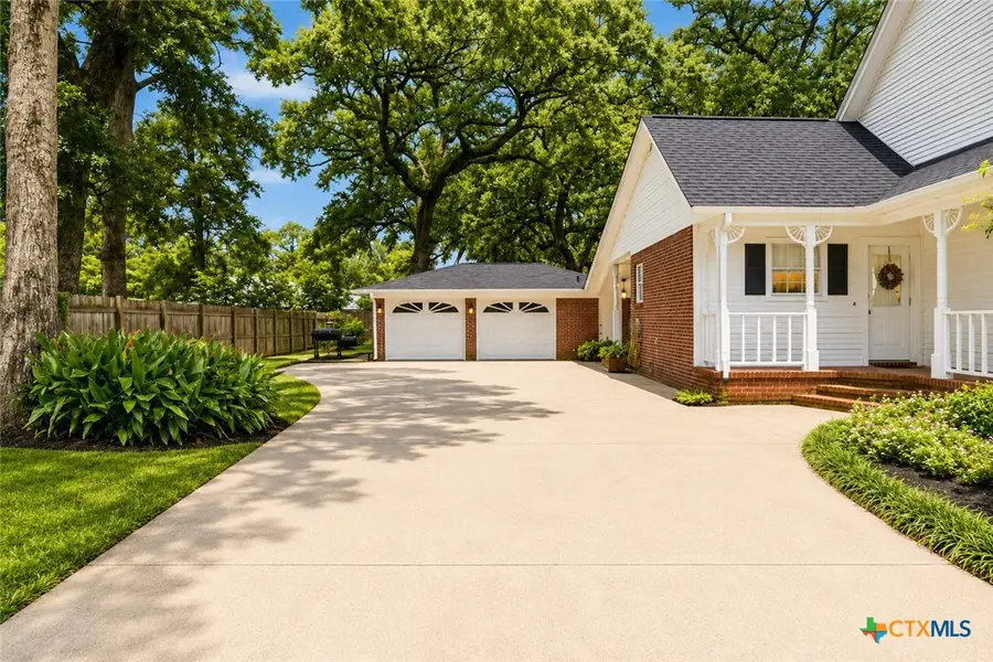 108 Fir Drive, Lake Jackson, TX 77566 - #2