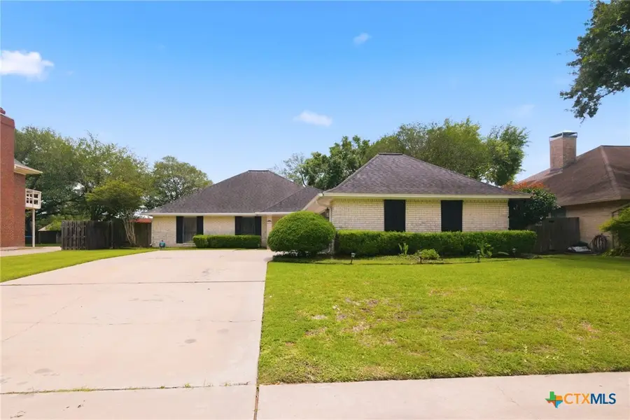 209 Champions Row, Victoria, TX 77904 - #2