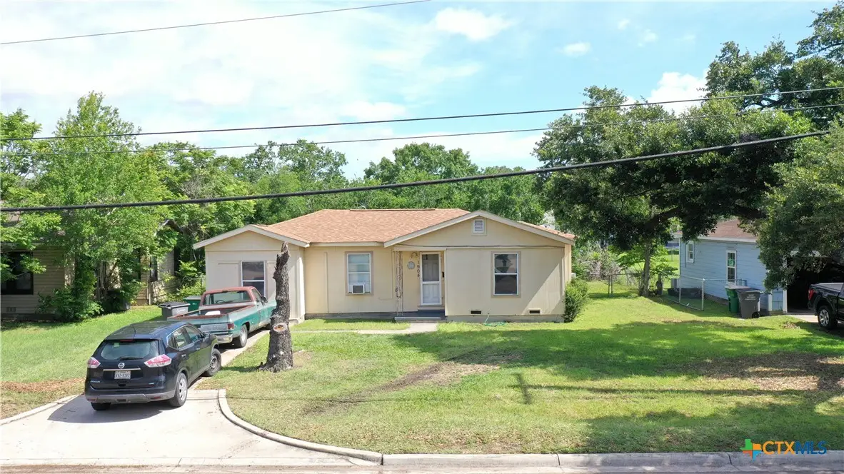 1904 E Red River Street, Victoria, TX 77901 - #1