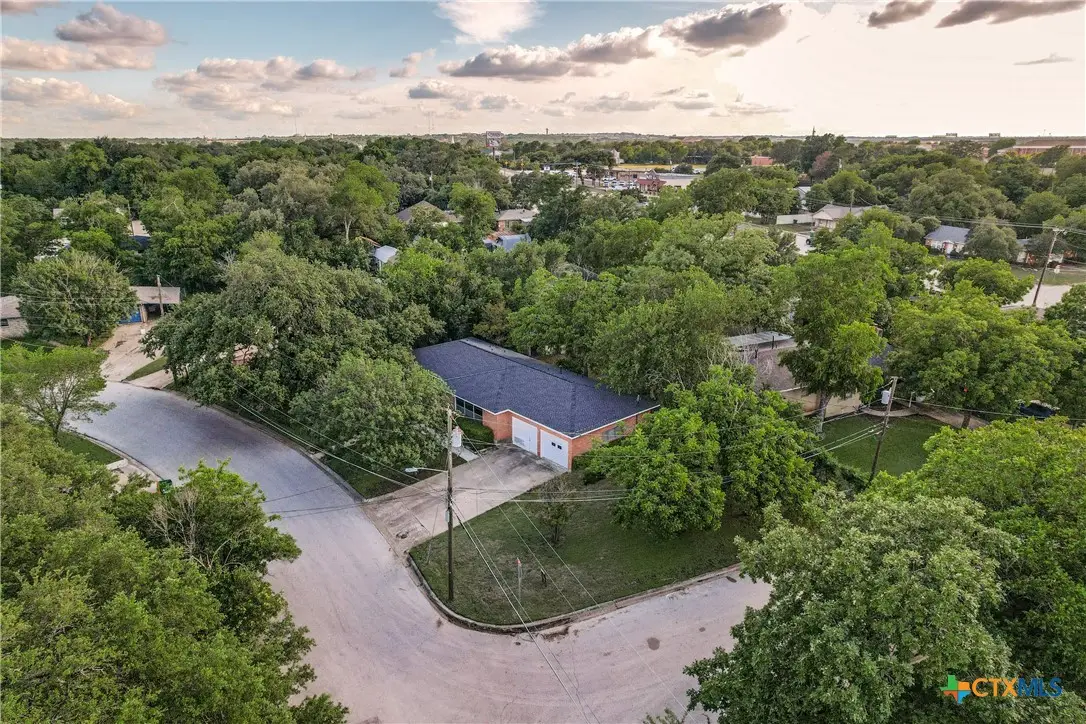 1401 N East Street, Belton, TX 76513 - #1