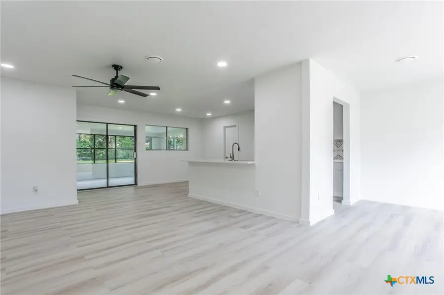 106 E Mark Road, Harker Heights, TX 76548 - #3