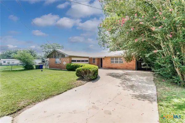 116 E Wallace Street, Gonzales, TX 78629