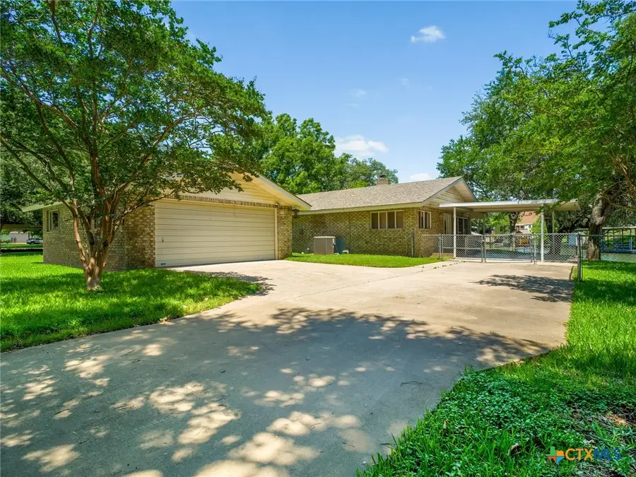 501 Oleander Drive, Marble Falls, TX 78654 - #3