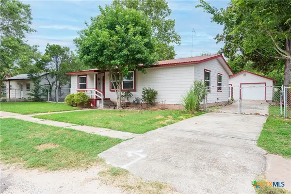 205 N Mesquite Avenue, Luling, TX 78648