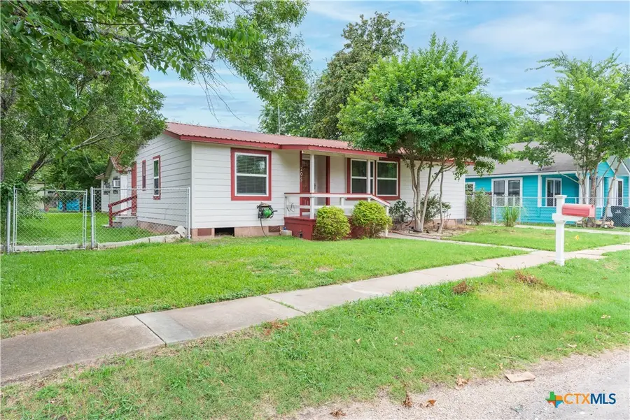 205 N Mesquite Avenue, Luling, TX 78648 - #2