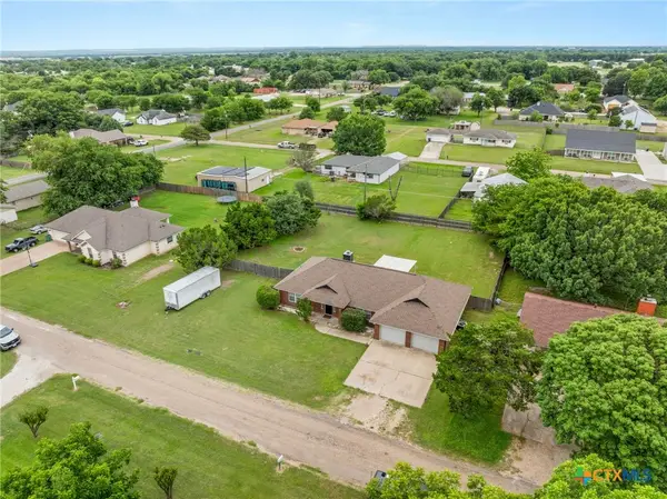 381 Norwood Drive, Woodway, TX 76712