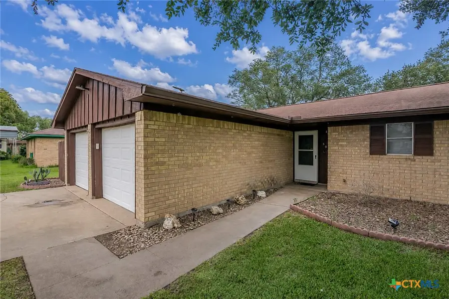 504 Dove, Victoria, TX 77905 - #2
