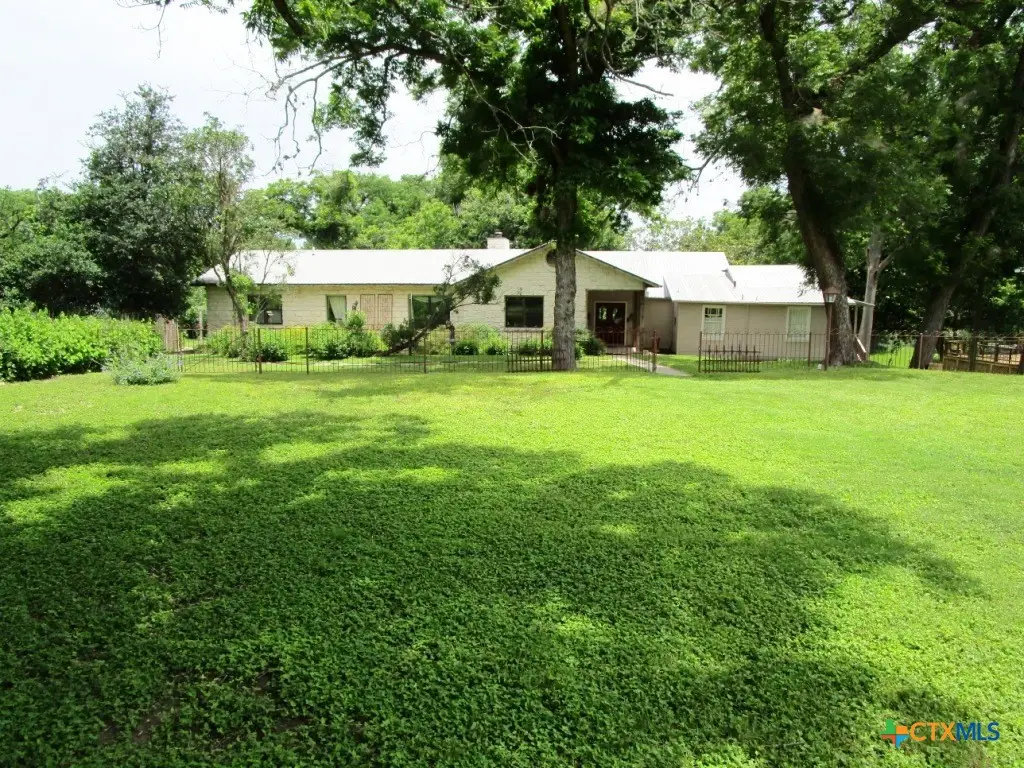 246 E Lincoln Street, New Braunfels, TX 78130 - #1