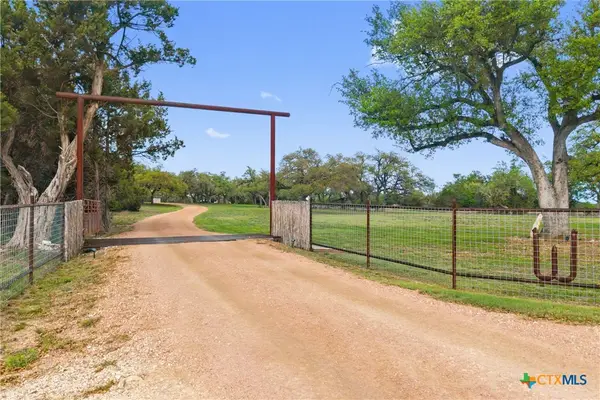 7503 E Us Hwy 290, Johnson City, TX 78635