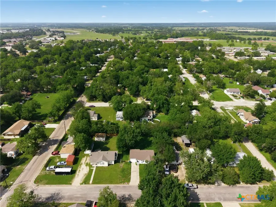 204 E 16th Street, Cameron, TX 76520 - #3