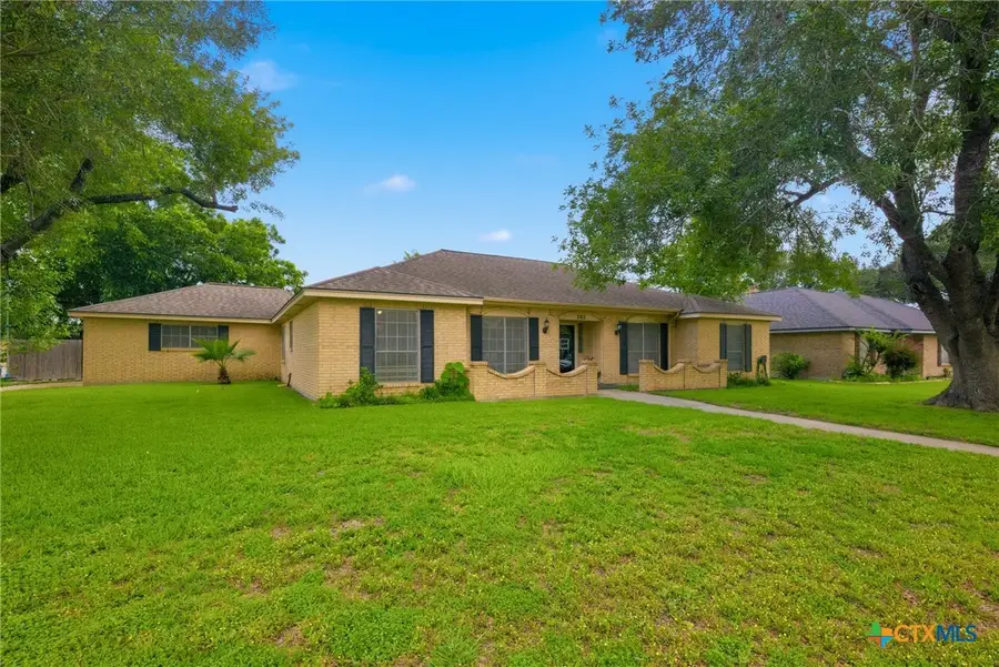 202 Nottingham Drive, Victoria, TX 77904 - #2
