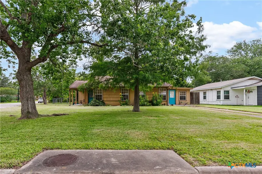 209 Sunset Drive, Edna, TX 77957 - #2