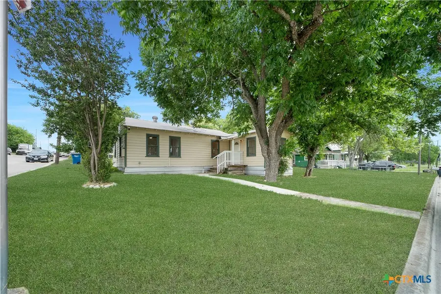 414 Orange Avenue, New Braunfels, TX 78130 - #2