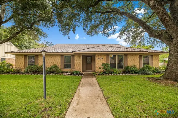 208 Berkshire Lane, Victoria, TX 77904