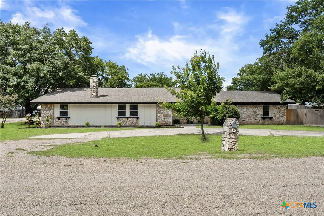 702 E Sandy Lane, Little River Academy, TX 76554 - #1