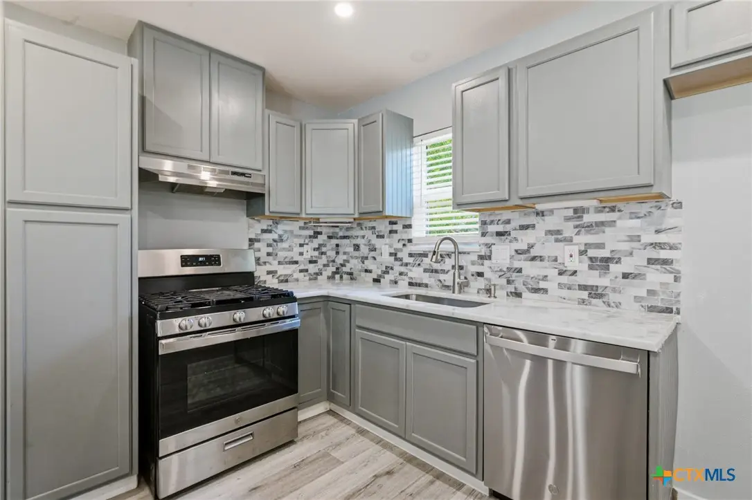 2201 E Colorado Street, Victoria, TX 77901 - #1